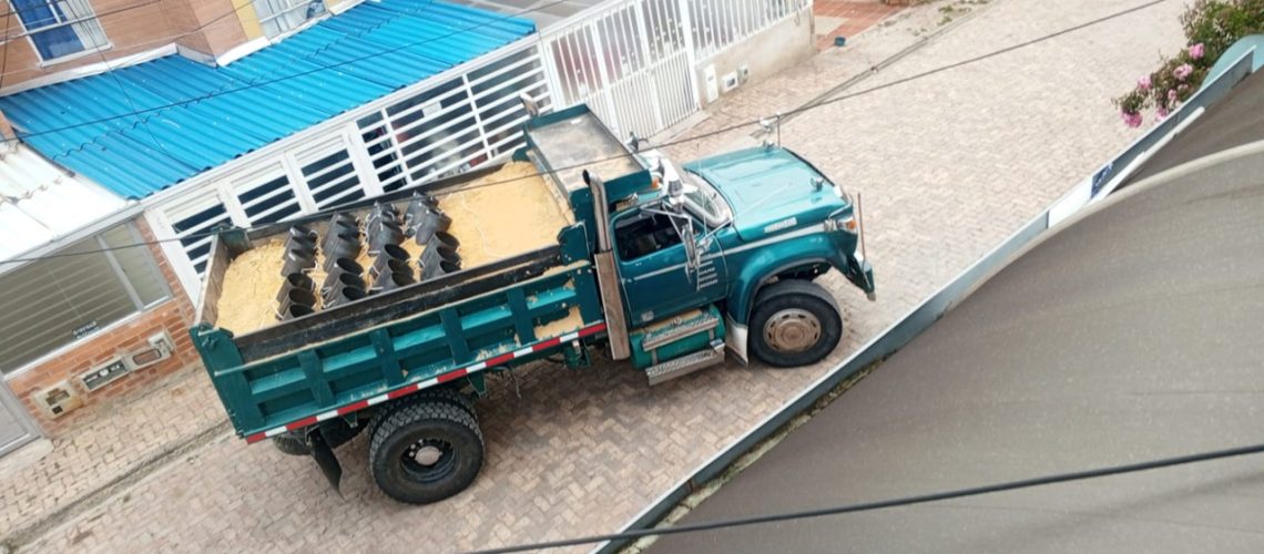 Volqueta cargada con explosivos cerca a batallón en Tunja