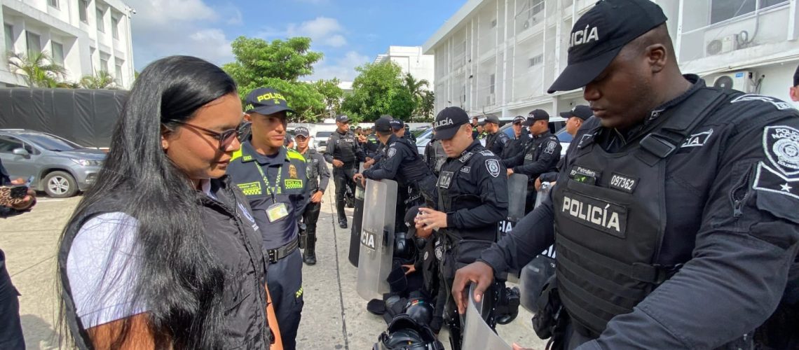 Dispositivo de seguridad Policía Barranquilla por cabildo abierto