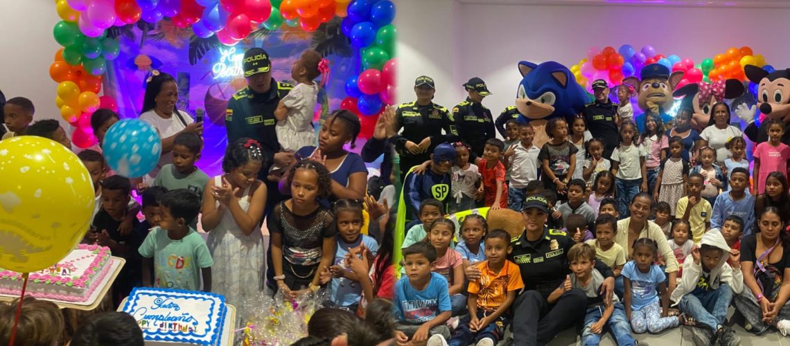 Cumpleaños de 80 niños celebrado por la Policía en Barranquilla
