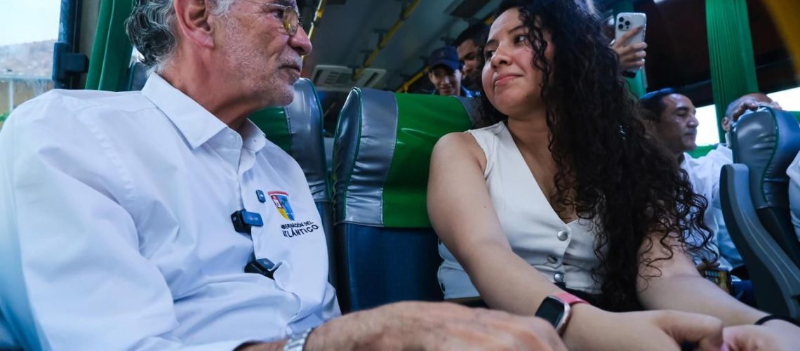 Gobernador Verano subsidio de transporte universitarios