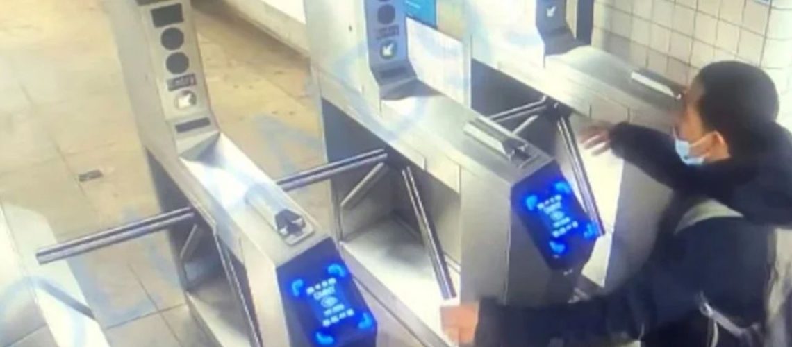 caida joven metro de nueva york