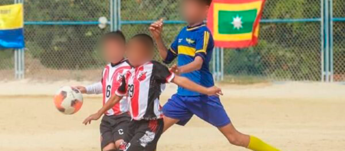 NIÑO FUTBOL