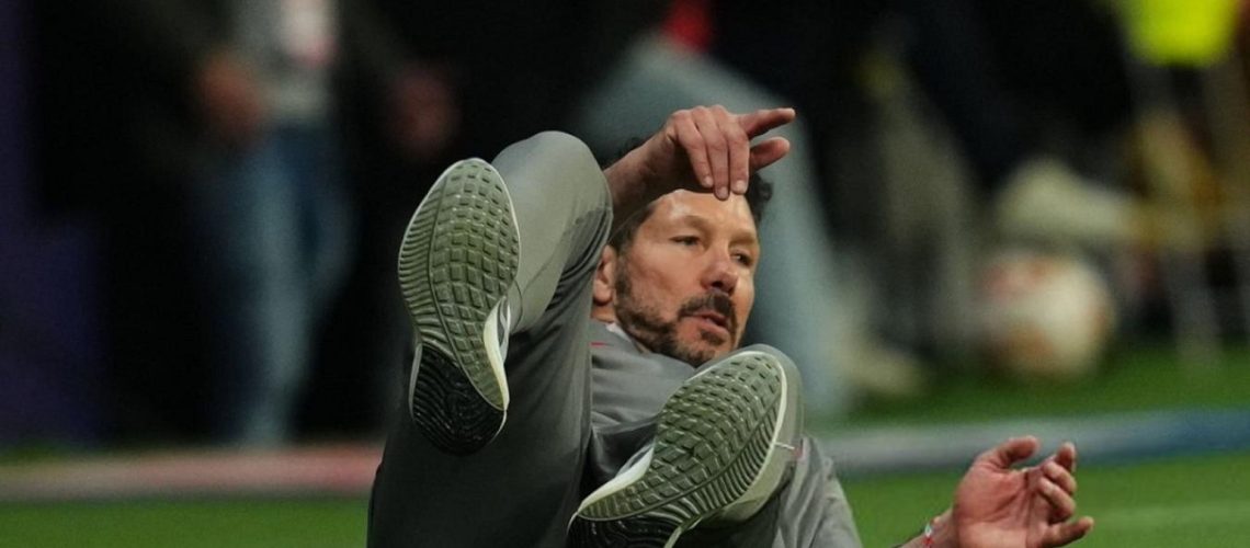 el cholo se cae
