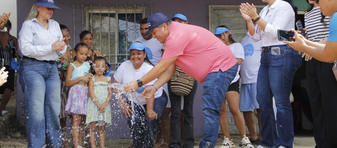 entrega obras agua potable en Baranoa