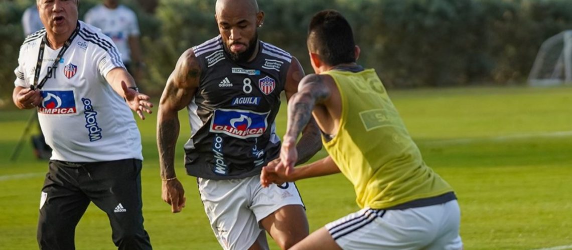 entrenamiento-junior-bolillo-gomez