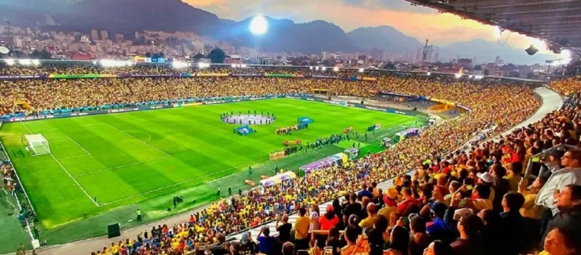 estadio el campín repleto de rolas