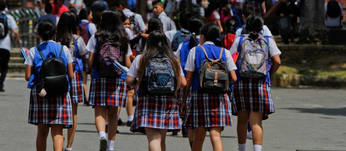 estudiantes colegio referencia No más madrugón