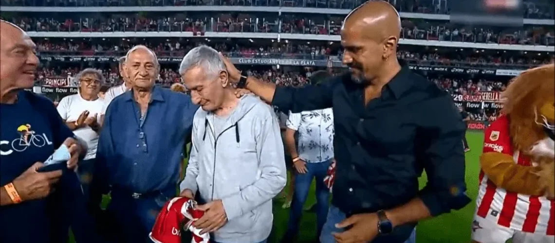 estudiantes-vs-boca-el-reconocimiento-para-juan-ramon-veroo_862x485