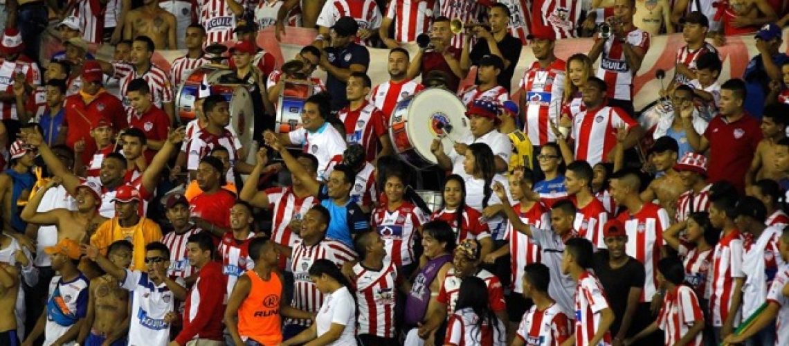 hinchas de junior Mediano