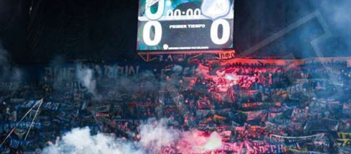 hinchas de la gallinas azules