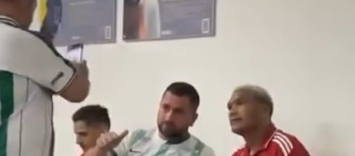hinchas del verde con teo