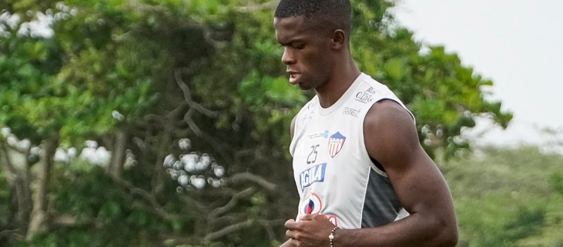 junior entrena con el grone