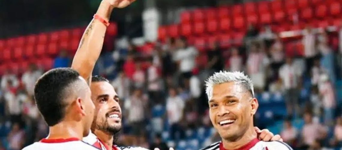 líder juju Mediano