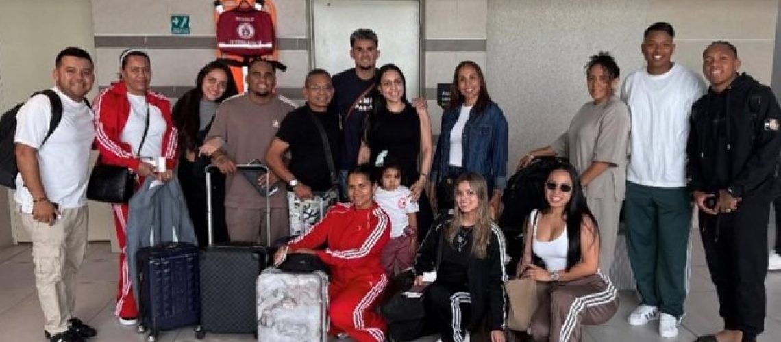 lucho y su family Mediano