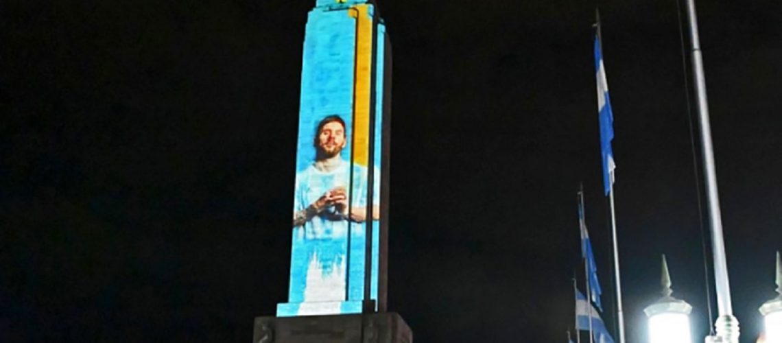 messi-monumento
