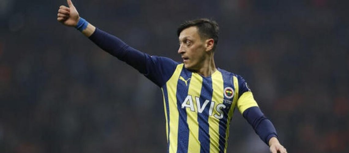 mezu ozil se despide