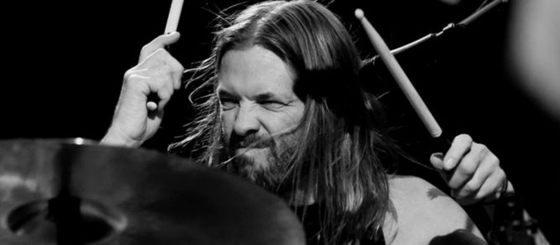 muerte baterista foo Fighters 2