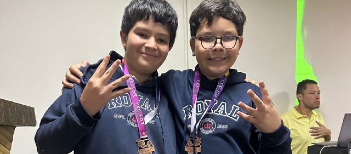 niños robot Mediano