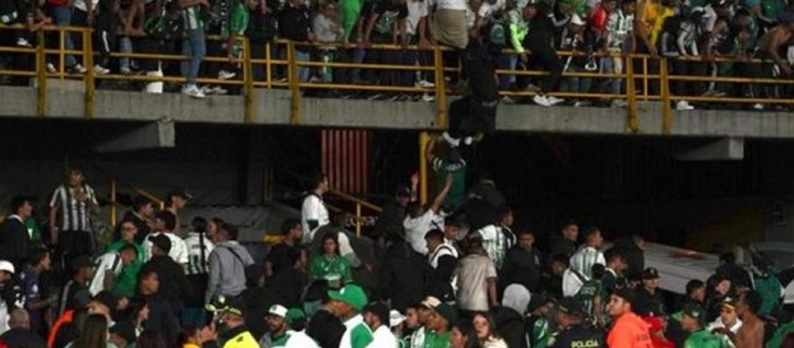 pelea en el cmapín entre paisas.jfif111