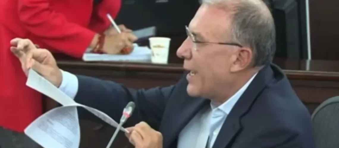 roy_barreras_rompe_la_reforma_polxtica_-_foto_captura_de_video.jpg_359096358.jpg