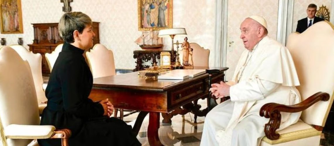 veronica alcocer y el papa Franscisco